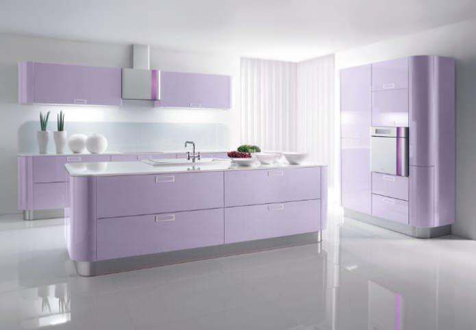 cocina en colores blanco y lila