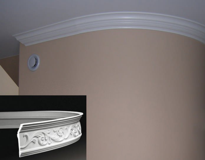 Curved kahabaan ng kisame skirting board