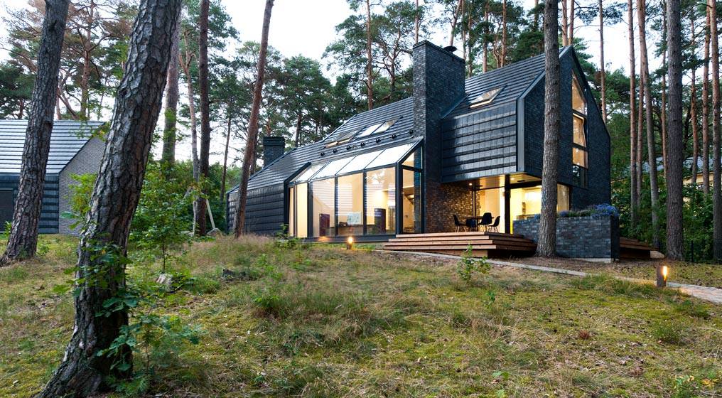 hermosa casa con ventanas panorámicas