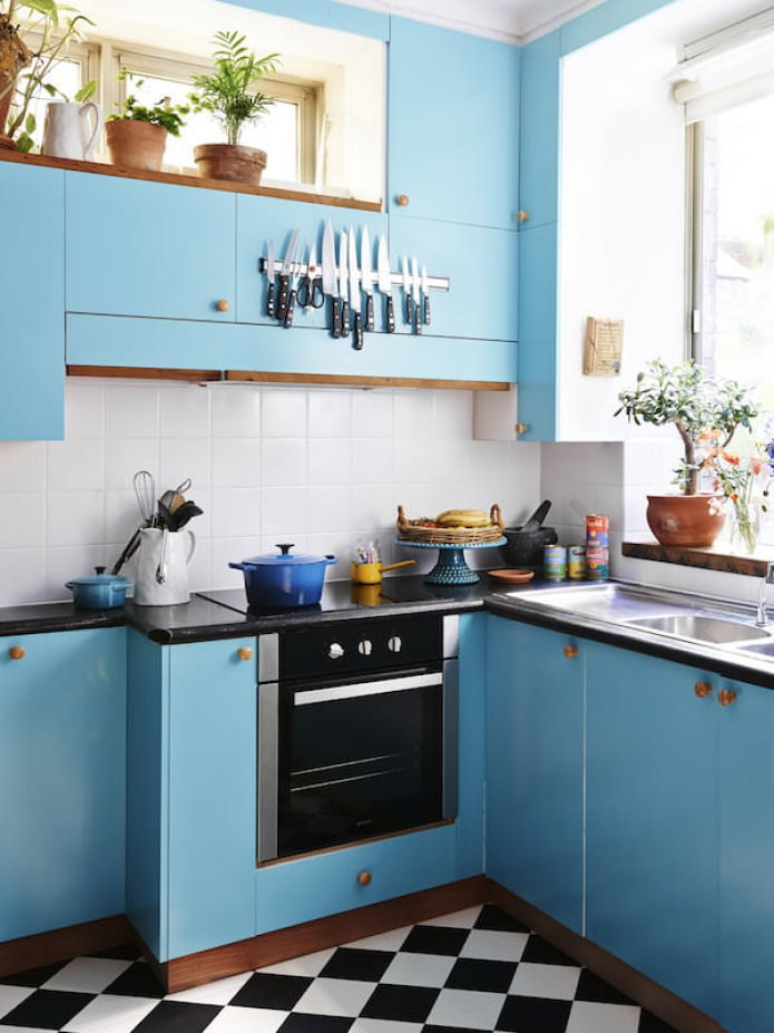 azul en el interior de la cocina