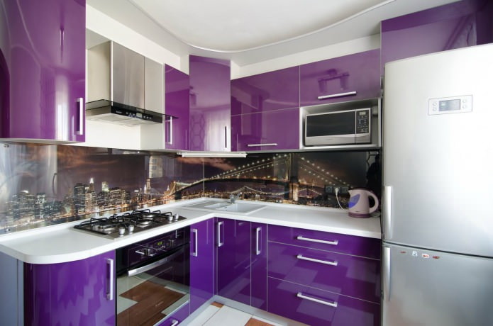 juego de cocina morado con un delantal con estampado de fotos