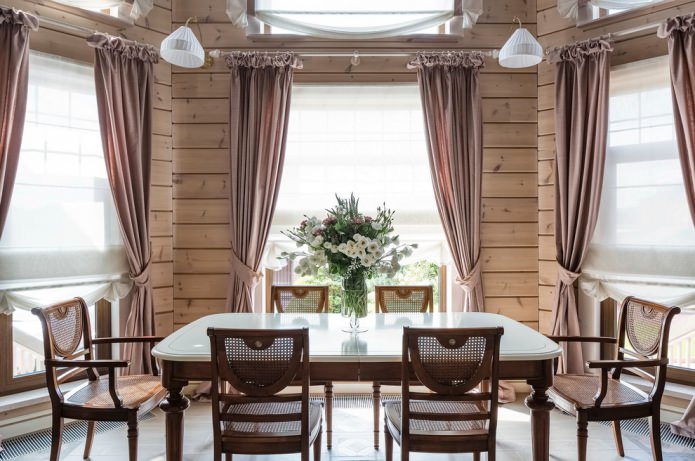 decoración del comedor con cortinas en la casa