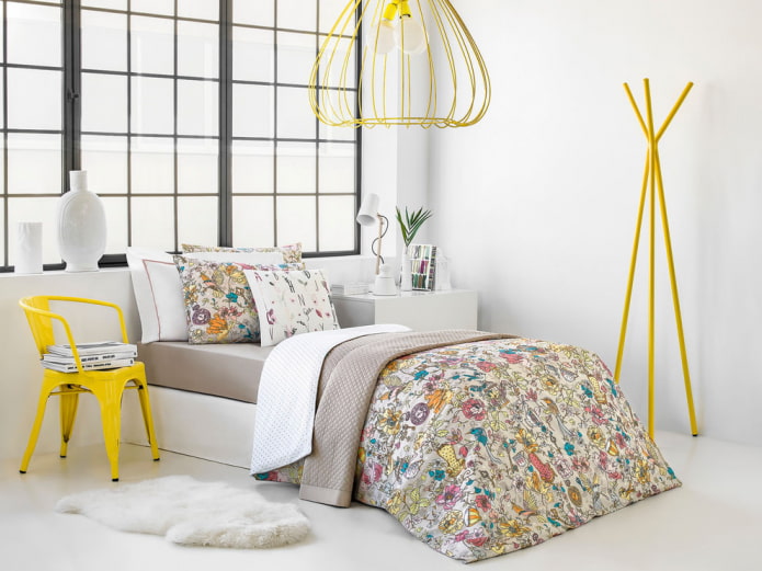 dormitorio blanco con detalles en amarillo