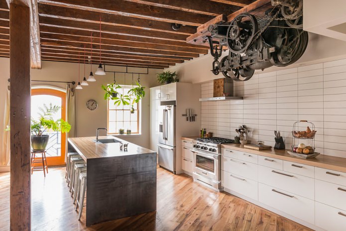 cocina blanca estilo loft con prácticos azulejos de ladrillo