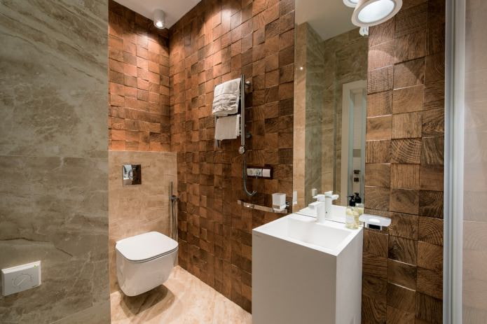 baño pequeño moderno con decoración de pared de madera