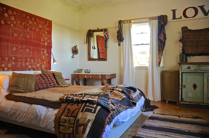 decoración de dormitorio de estilo boho