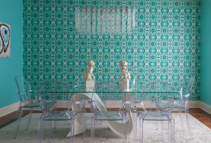 turquoise accent wall sa silid kainan