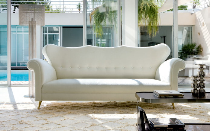 puting klasikong sofa