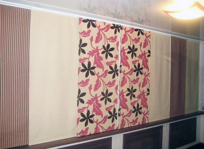 maikling Japanese canvases sa loggia