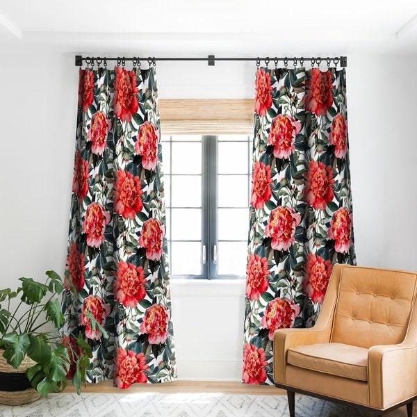 cortinas con estampado floral rojo