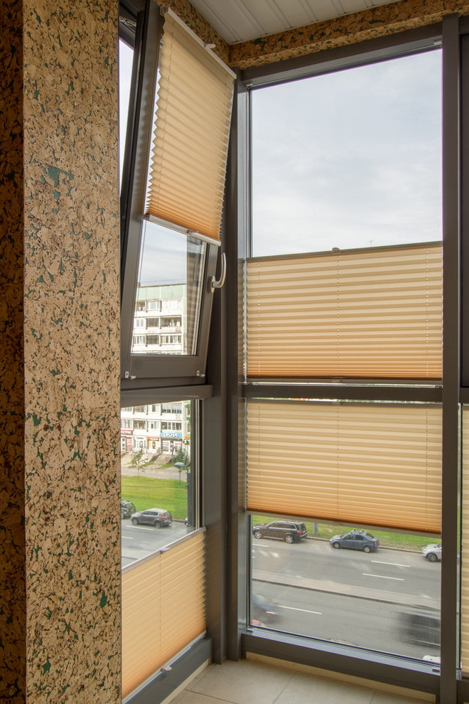 persianas plisadas en ventanas panorámicas