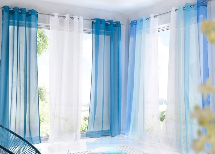 cortinas azules en ojales