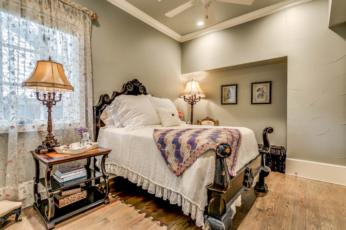 cortinas con bordados en el dormitorio