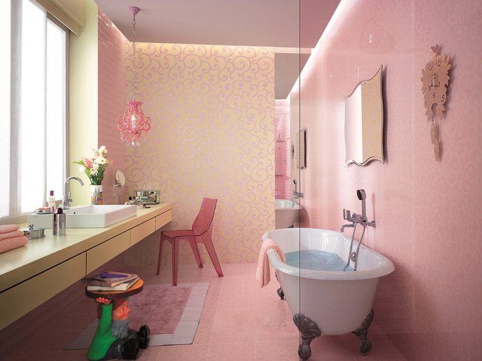 baño con azulejos rosas