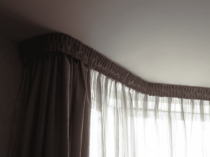 cornice para sa bay window