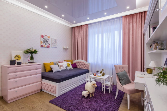 Habitación rosa-lila para niña