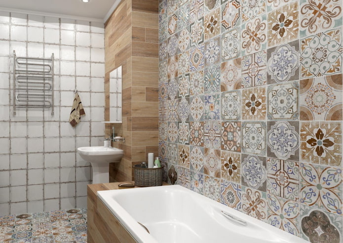 Azulejos en las paredes del interior del baño.