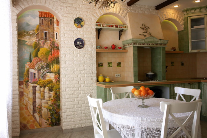 Paneles en el interior de la cocina al estilo provenzal.