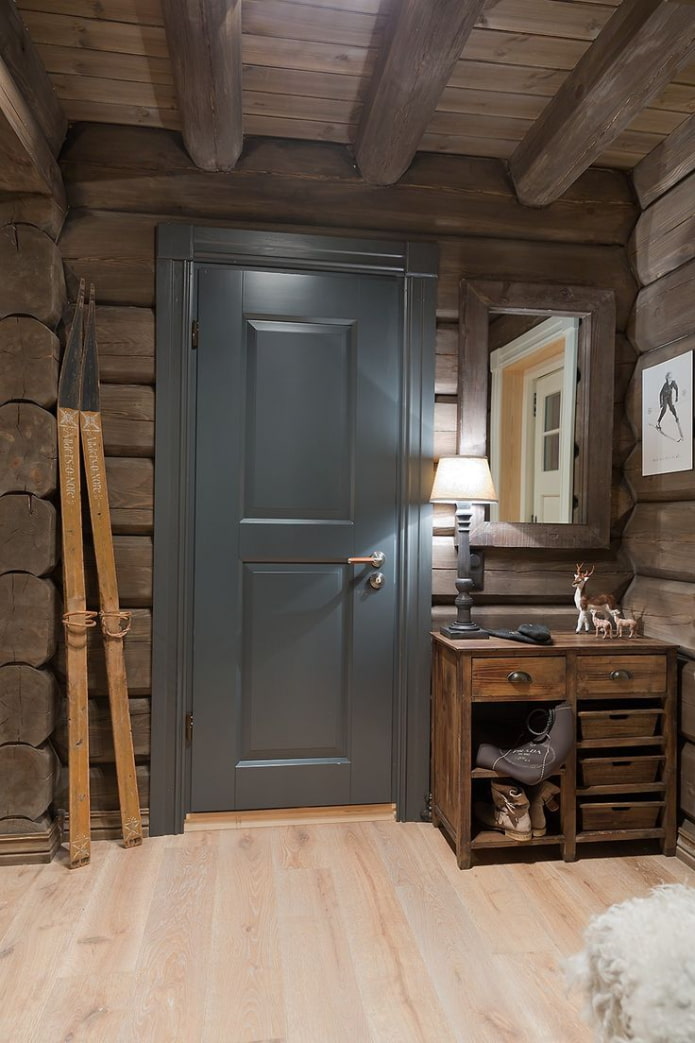 puerta estilo chalet en gris