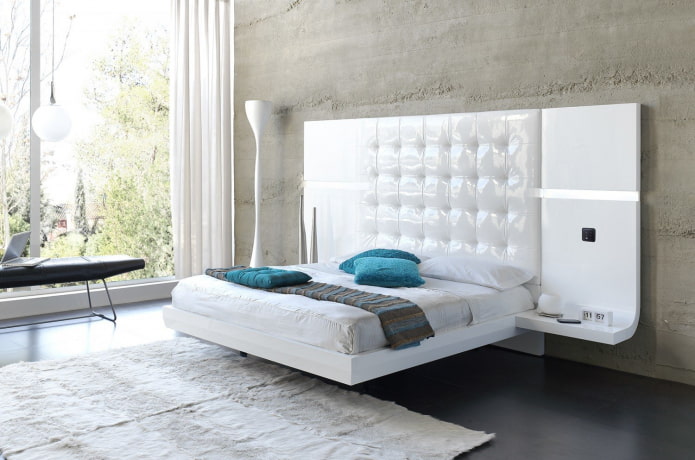 cama blanca con efecto flotante