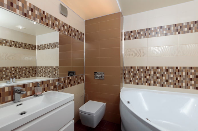 mosaico rectangular en el interior del baño