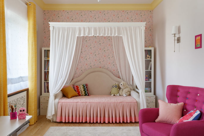 canopy bed sa loob ng nursery