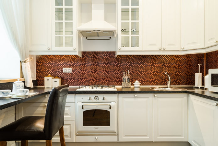 Azulejos de mosaico en el interior de la cocina.