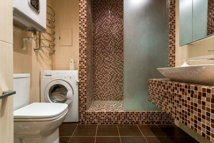 Cuarto de ducha con azulejos