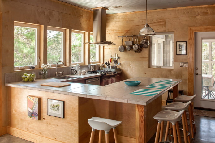 encimera de azulejos en la cocina