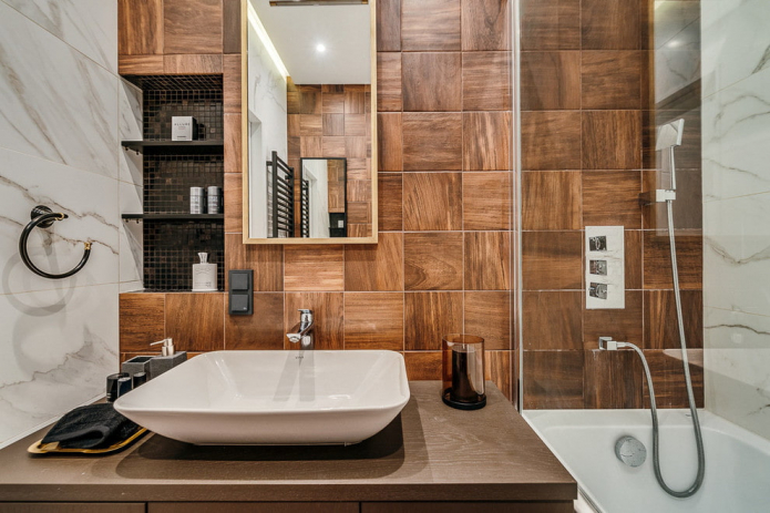 Azulejos efecto madera en el baño