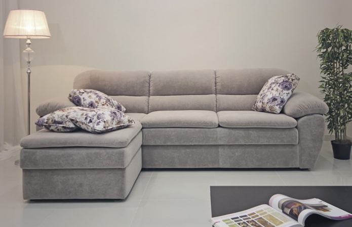 modelo ng sofa na may isang ottoman sa loob