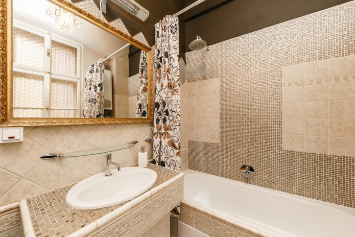 Azulejos en el interior del baño.