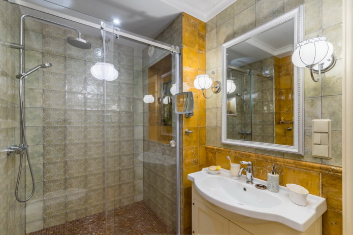 Azulejos en el interior del baño.