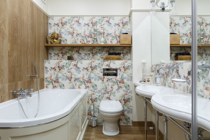 decoración de azulejos en el interior del baño.