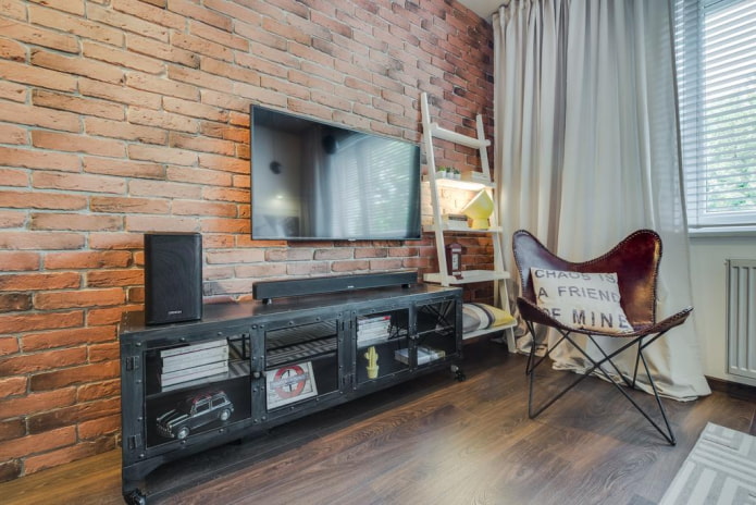 Mueble de TV en un interior estilo loft