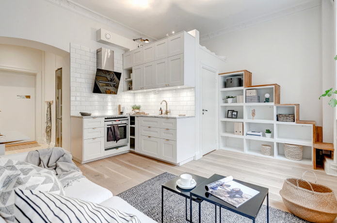 loob ng isang studio apartment na may istilong Scandinavian