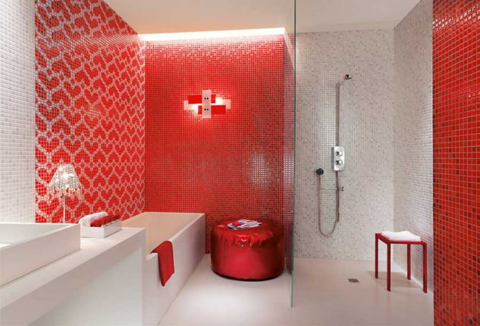 baño en tonos rojos y blancos