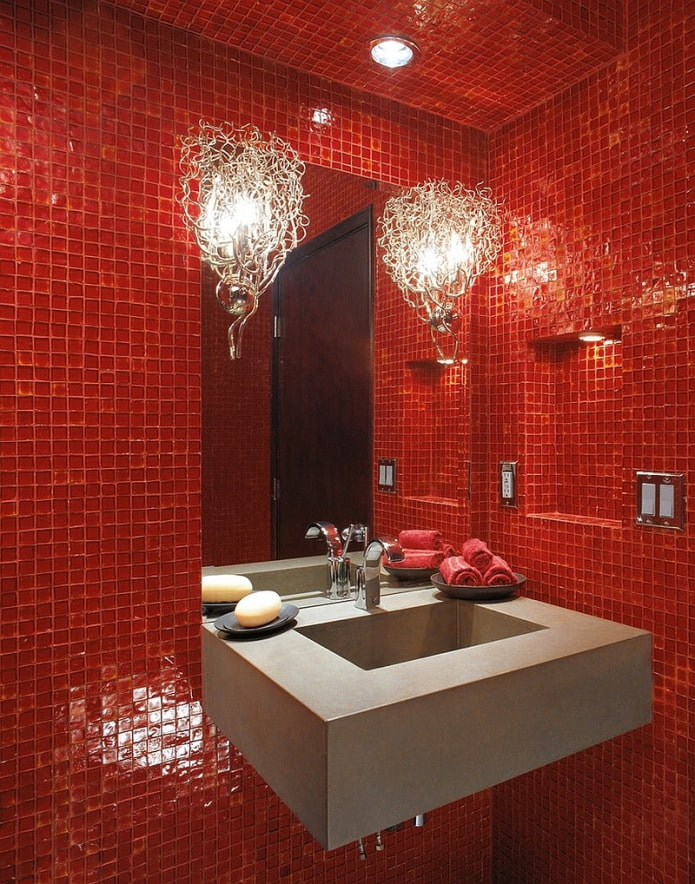 muebles de baño en tonos rojos