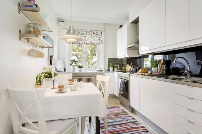 Interior de cocina en un apartamento de 50 plazas.