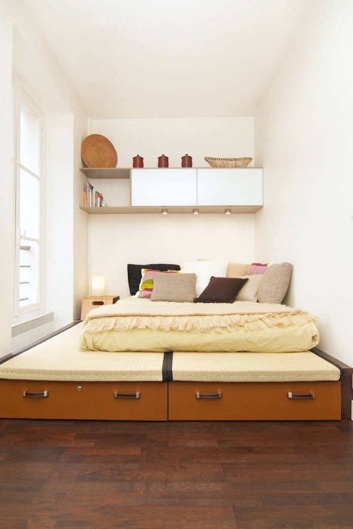 Podium bed