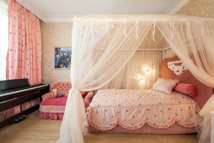 Textiles en el interior del dormitorio para una adolescente.