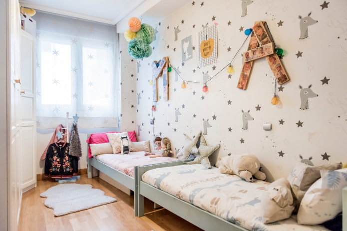 diseño de un dormitorio estrecho para dos niñas