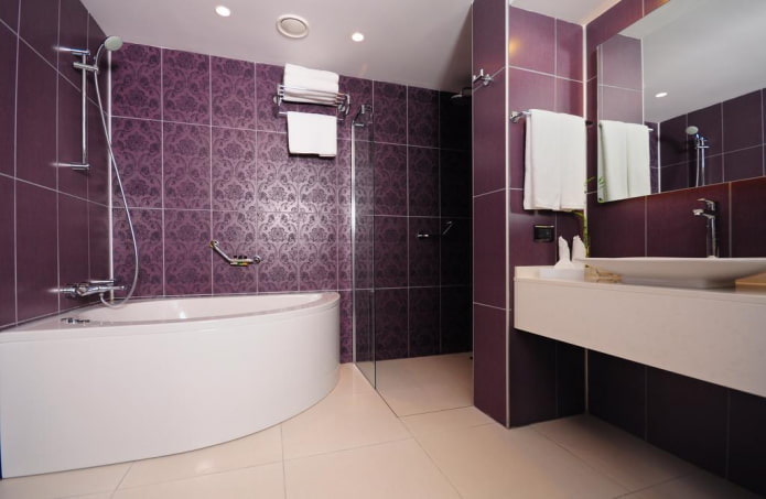 baño morado oscuro