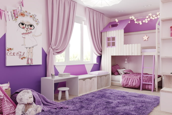 habitación morada con una cama en casa