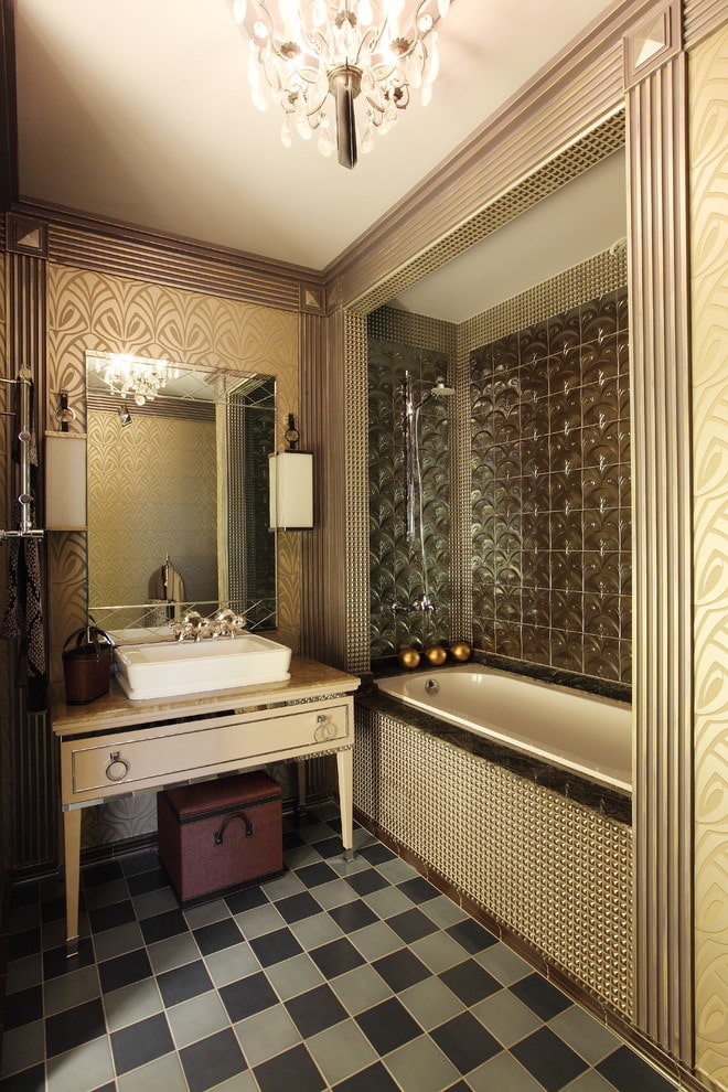 Baño con azulejos rizados