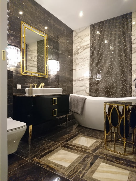 Azulejos y mosaicos efecto piedra en el baño