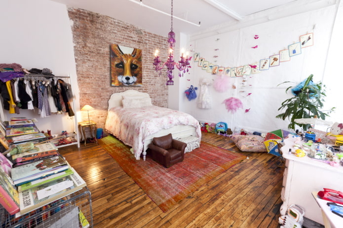 interior de una guardería para una niña en un estilo loft