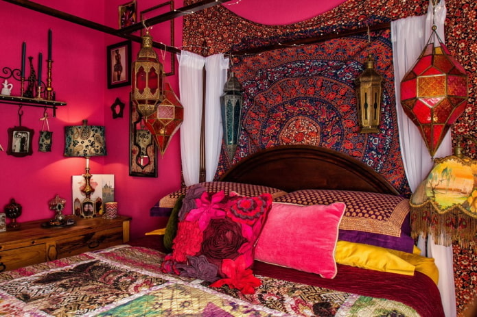 dormitorio de estilo boho rosa