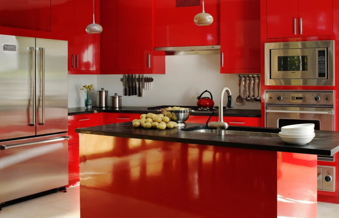 Cocina roja saturada