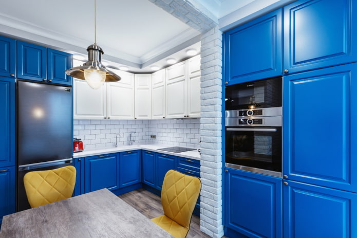 cocina en estilo loft azul